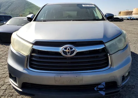 2016 Toyota Highlander Le z USA, uszkodzony, nr VIN 5TDBKRFH5GS243668